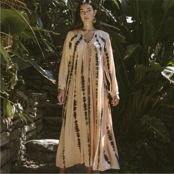 Natalie Martin Cream and Black Maxi Dress - Picture 1 of 2
